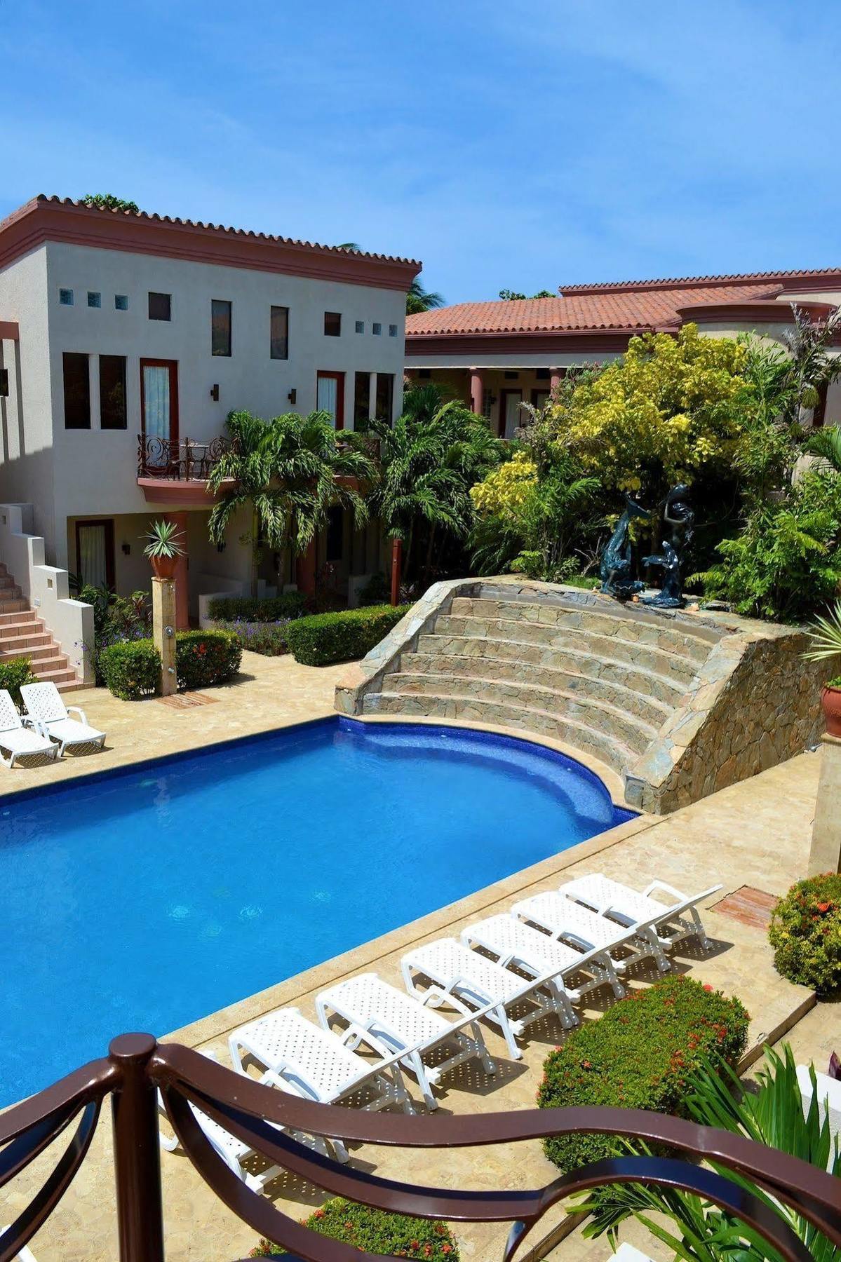 Las Sirenas Hotel And Condos West Bay Kültér fotó